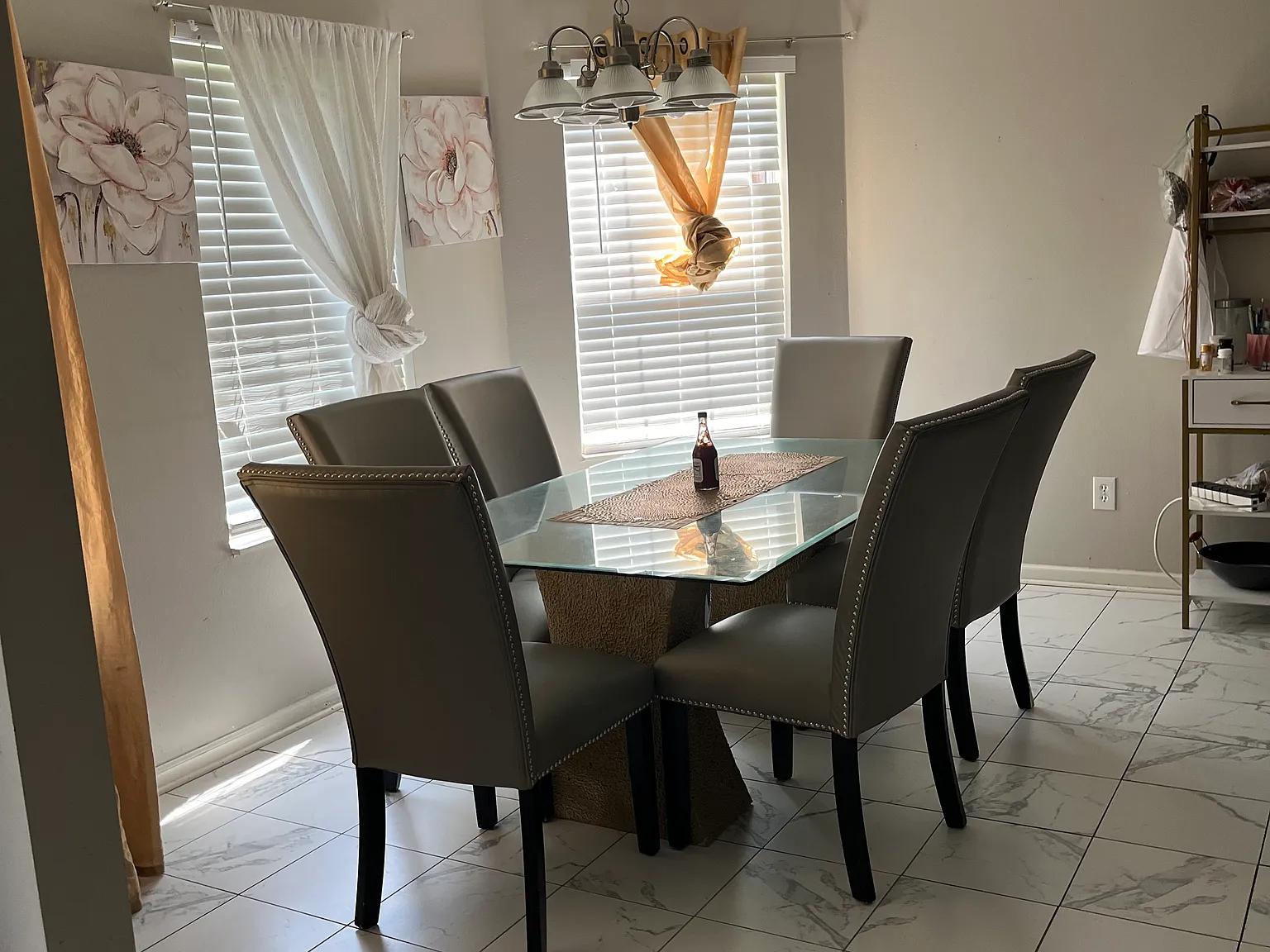 3 bed, 2.5 bath, 2182 sqft, $900 — Photo 1