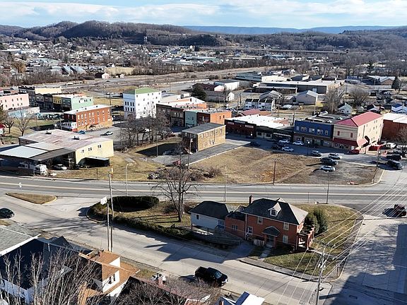 3rd image of 315 Straley Ave