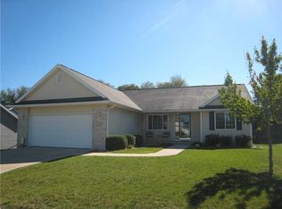 1827 Probst Ct SW, Cedar Rapids, IA 52404