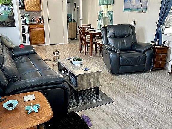 4th image of 107 Butler Cir