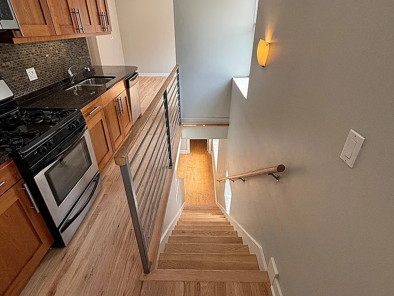 2245 W Barry Ave #2C