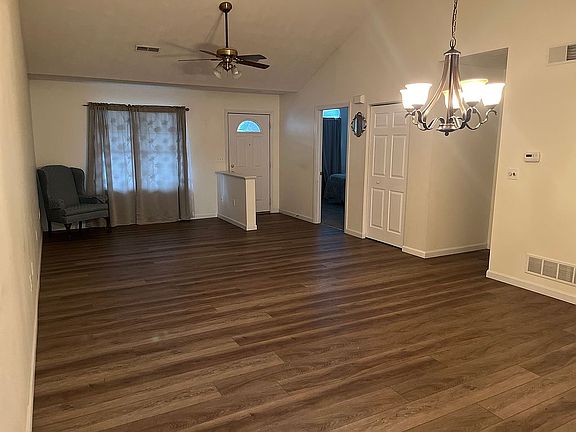 3rd image of 1604 Stoneridge Blvd