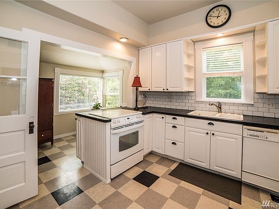 4th image of 5644 E Hillcrest Dr