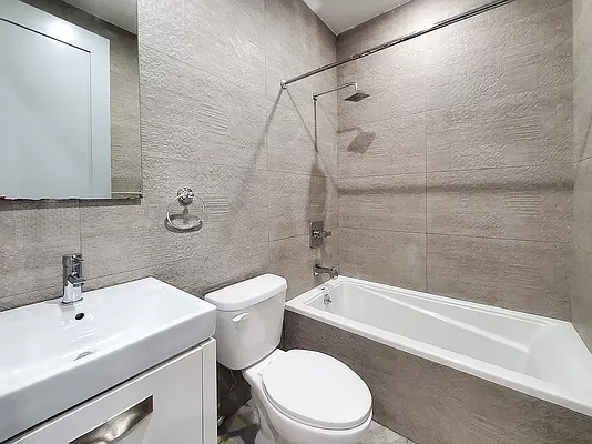 Rented by Avenues Real Estate | media 9