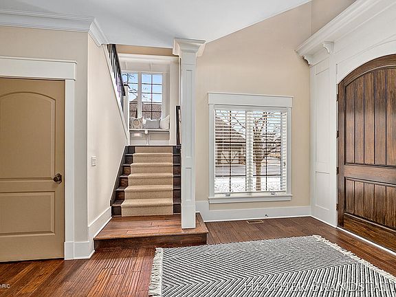 5th image of 1364 Nottinghill Ct SE