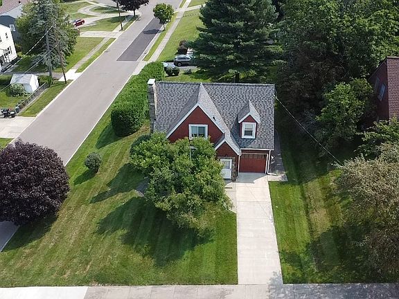 3rd image of 25 Chadwick Rd