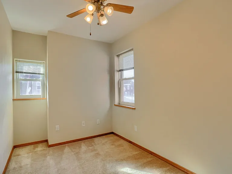 2810 Sarah Street — Photo 26