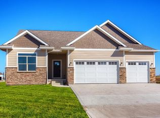 415 NE Bowman Dr, Waukee, IA 50263