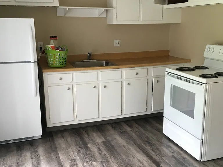 Evergreen Village Apartments & Townhouses — Photo 62