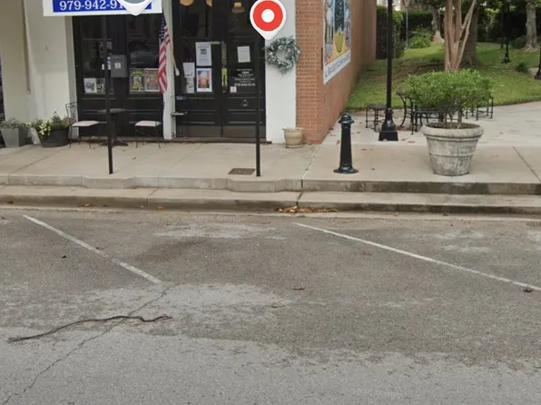 1114 Milam St, Columbus, TX 78934