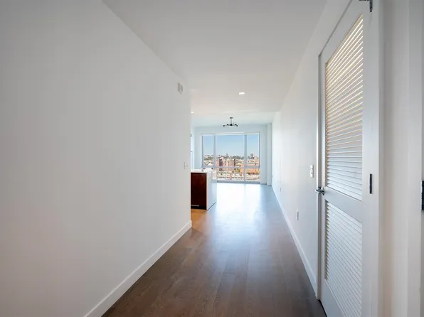 75 Park Lane South image 10 of 23