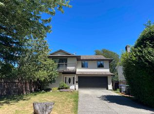 9018 151st St, Surrey, BC V3R 8Y9