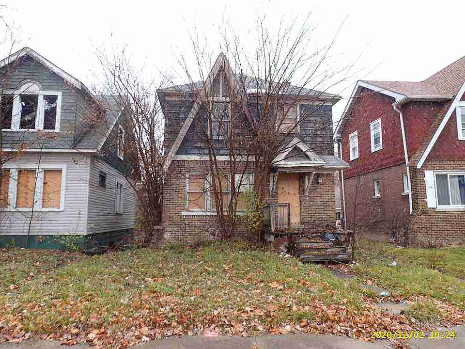 14215 Greenlawn