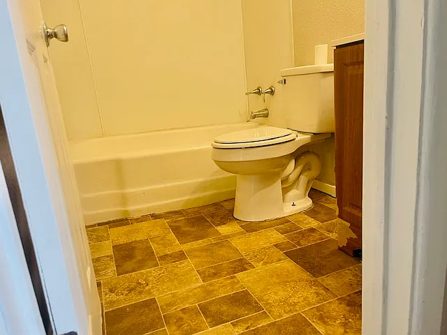 1107 45th Street - B — Photo 2