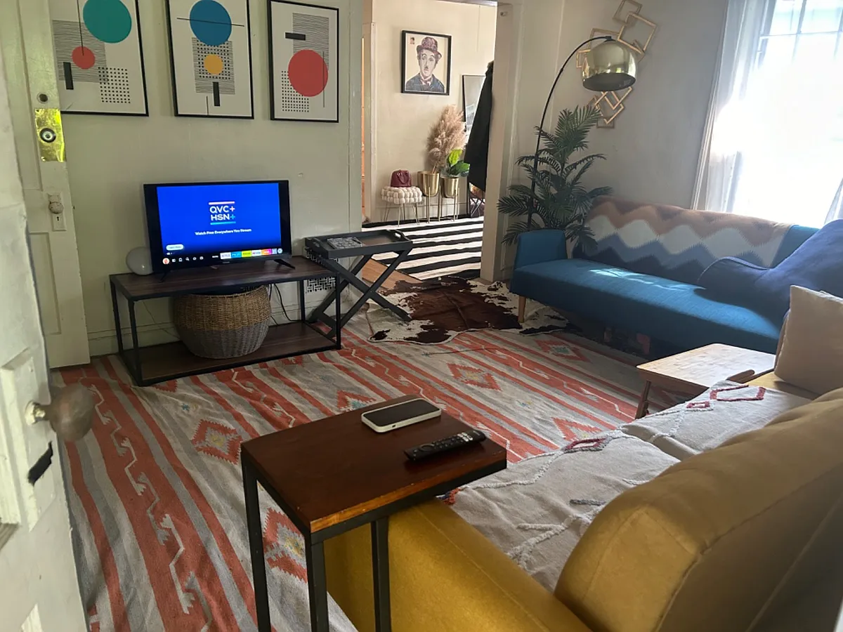 Unit Photo - 410 Cascadilla St #2
