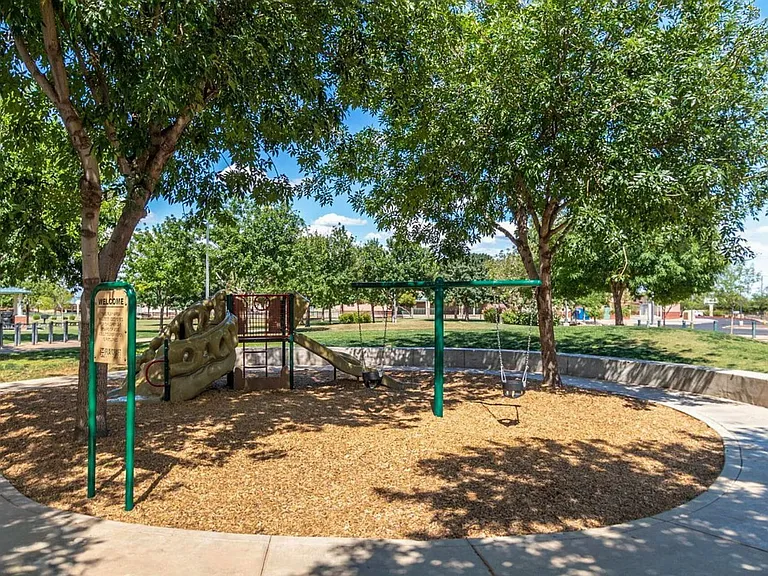 15391 W Dreyfus St — Photo 68