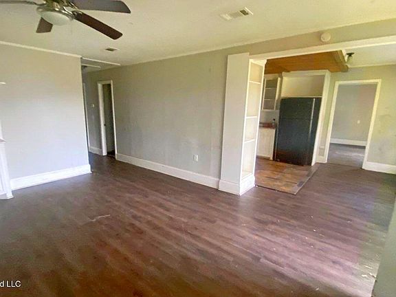 2nd image of 102 Channel Ln