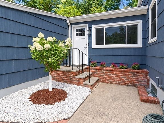4th image of 20 Viking Rd