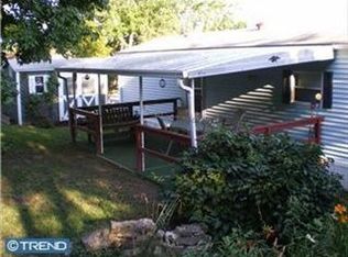 802 Holly Dr, Green Lane, PA 18054