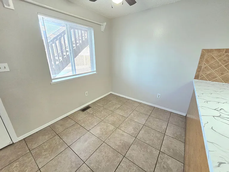 918-922 Teal Ct. — Photo 38