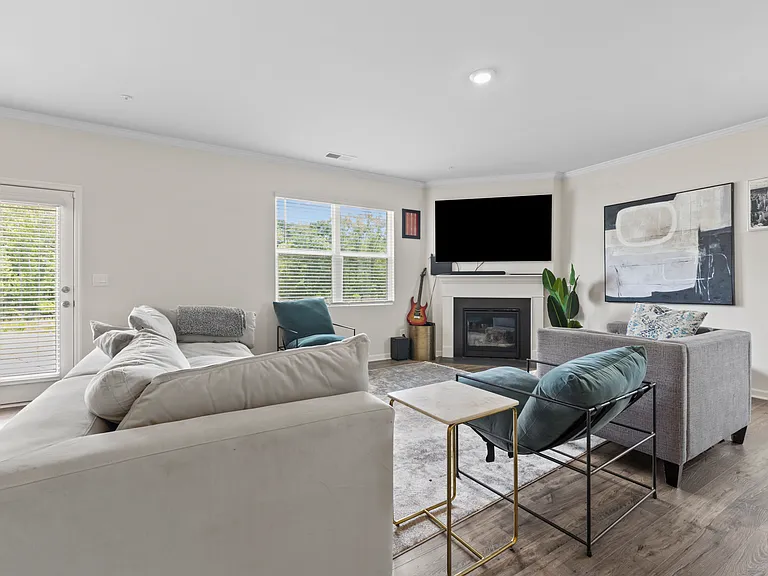 2725 Piper Dr — Photo 9