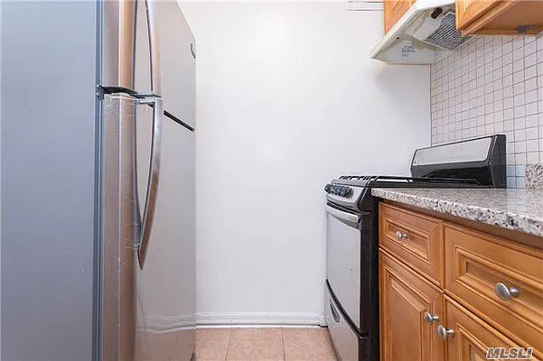 Sold by Douglas Elliman | media 24