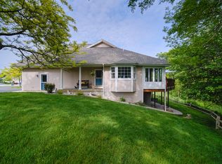 377 Lighthouse Way S, Manistee, MI 49660
