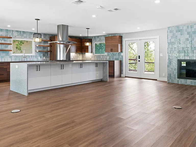 6103 Cherrylawn Cir — Photo 3
