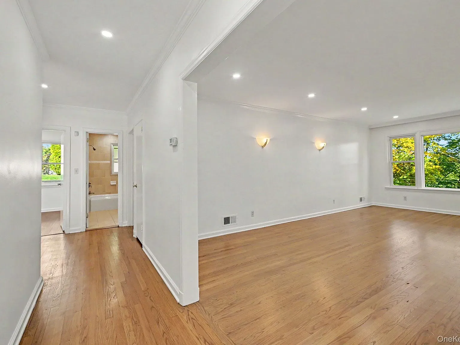 3 bed, 2.0 bath, 2013 sqft, $6,750 — Photo 3