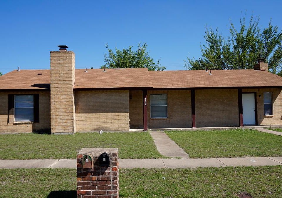 1st image of 2208 Hunt Dr #A
