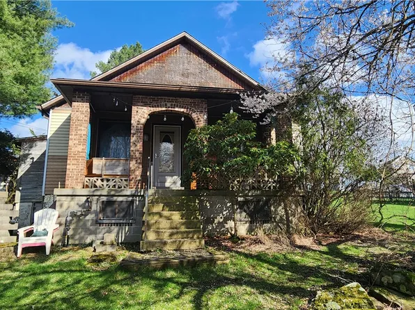 922 36th St, Vandergrift, PA 15690