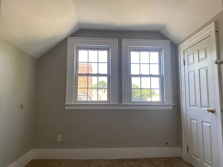 Second bedroom, also getting new flooring