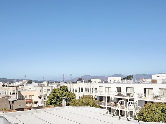 3rd image of 1610 Lombard St