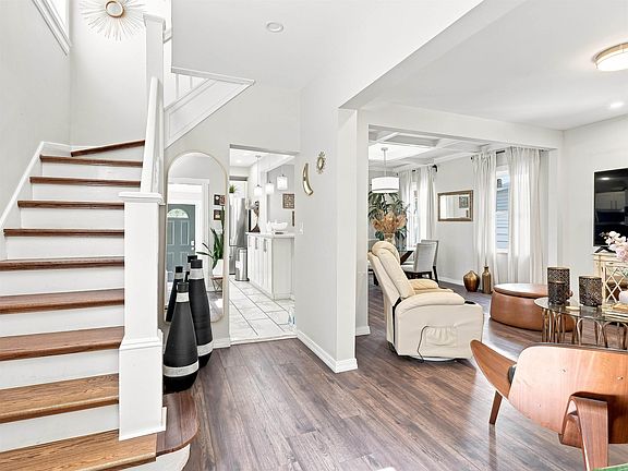 5th image of 26 Linwood Ave