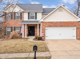 821 Mallard Woods Dr, Ballwin, MO 63021