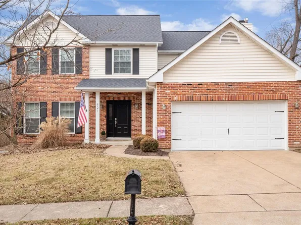 821 Mallard Woods Dr, Ballwin, MO 63021