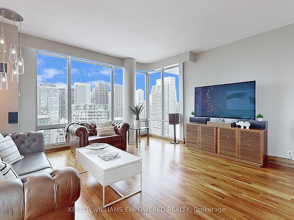 3rd image of 81 Navy Wharf Ct #3905