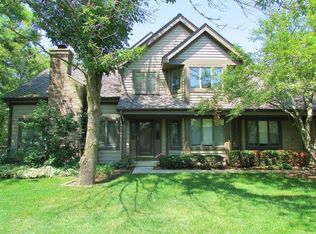 2008 Forest Creek Ln, Libertyville, IL 60048