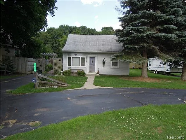 1470 Merry Rd photo 1