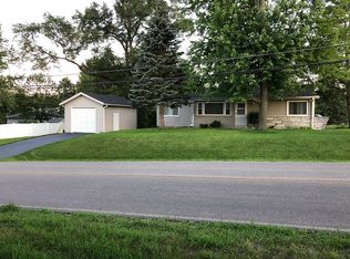 1 Hillcrest Rd, Oakwood Hills, IL 60013