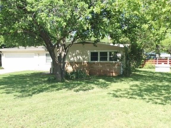 3rd image of 663 Redwood Dr