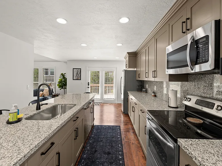 3548 E Wasatch Hills Ln — Photo 8