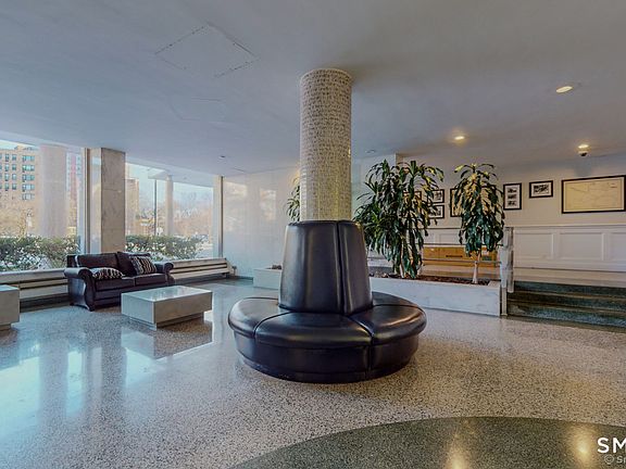 3rd image of 444 Bedford St APT 3G