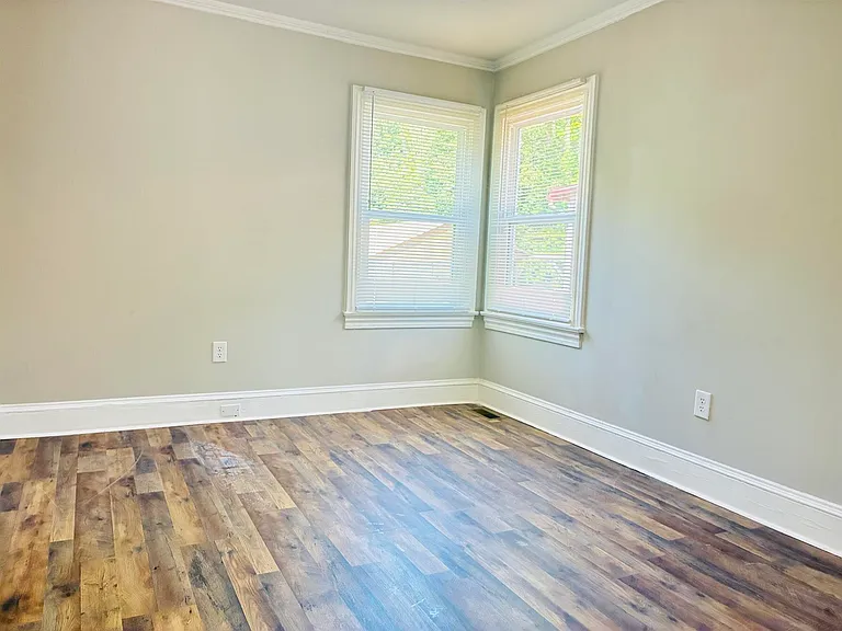 1030 Caldwell St — Photo 12