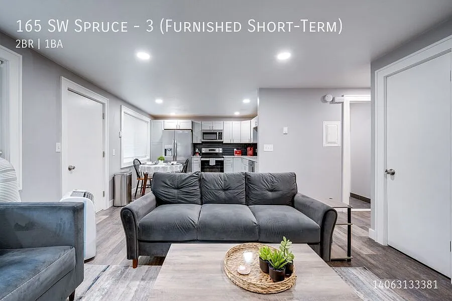 Fully Furnished Pullman Retreat | Flexible Short-Term Stays — Photo 2