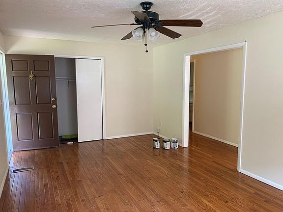 3rd image of 5210 Landbrook Dr