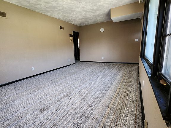 5th image of 2116 W Kettelle St