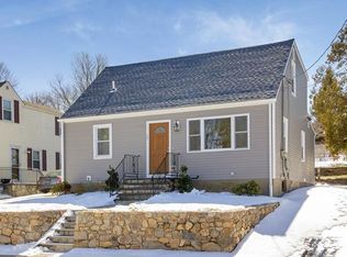 28 Spring Ln, Milford, CT 06460