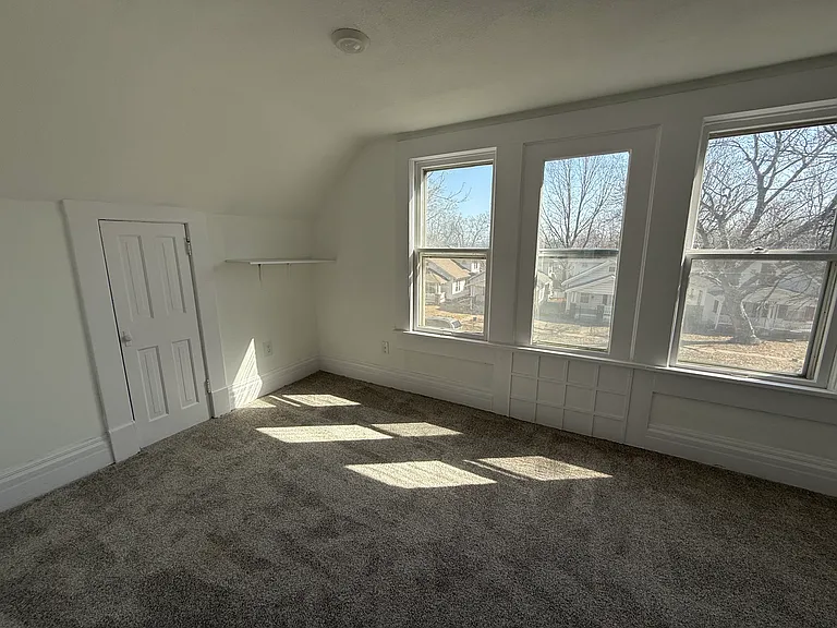 1719 SW Lane St — Photo 10