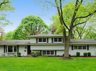 703 Willow Rd, Naperville, IL 60540